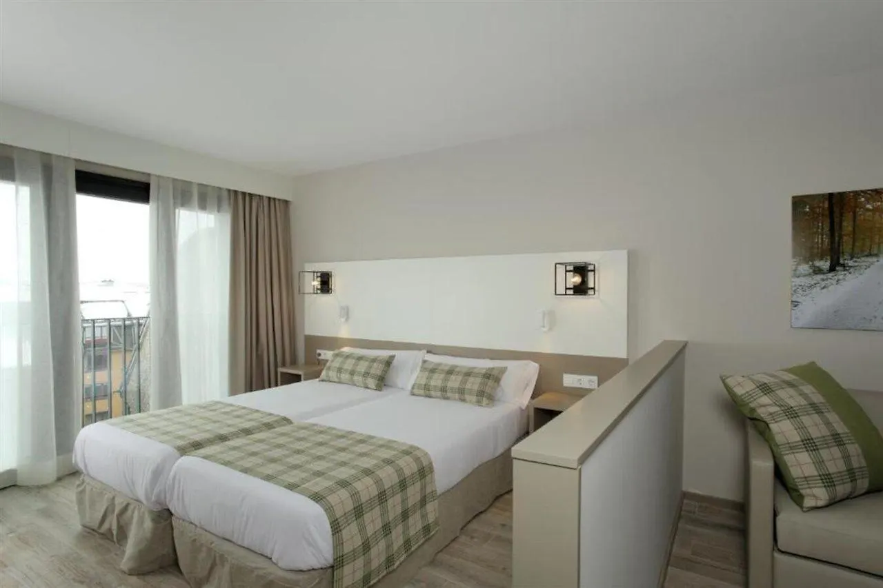 Apartamentos Caribou Pas De La Casa Andorra