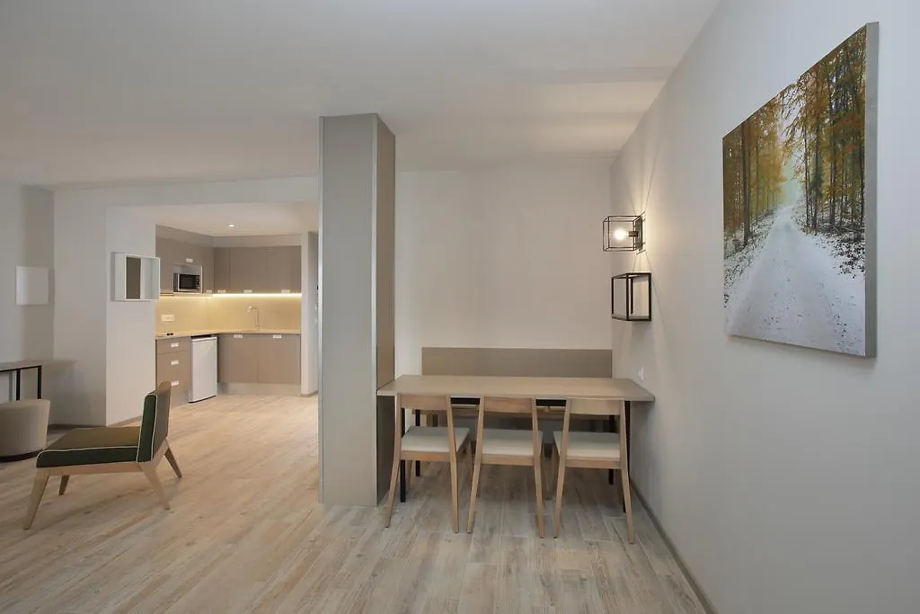 Apartamentos Caribou Pas De La Casa 2*,  Andorra